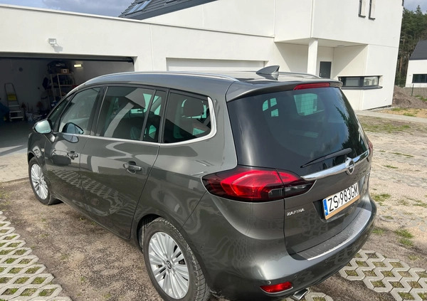 Opel Zafira cena 43000 przebieg: 123000, rok produkcji 2016 z Szczecin małe 56